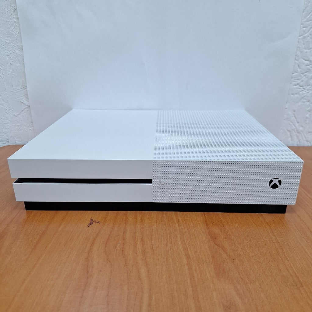 CONSOLA DE VIDEOJUEGO MICROSOFT XBOX ONE S 1 TB (SEMINUEVO)