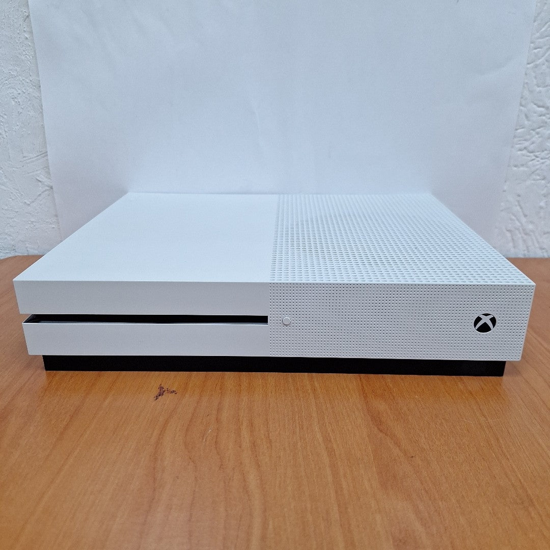 CONSOLA DE VIDEOJUEGO MICROSOFT XBOX ONE S 1 TB (SEMINUEVO)