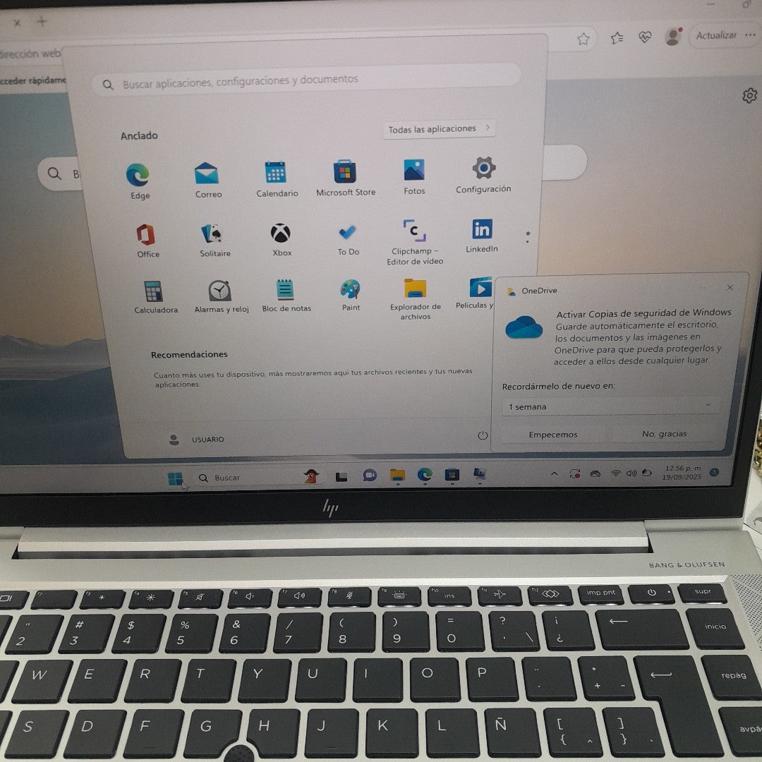 LAPTOP HP ELITEBOOK 840 G8 (2023) 256 GB SSD 16 GB RAM (SEMINUEVO)