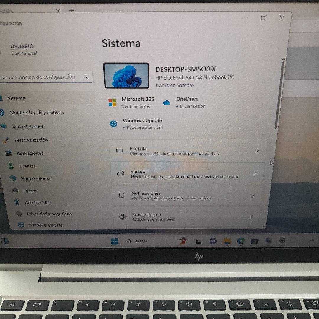 LAPTOP HP ELITEBOOK 840 G8 (2023) 256 GB SSD 16 GB RAM (SEMINUEVO)