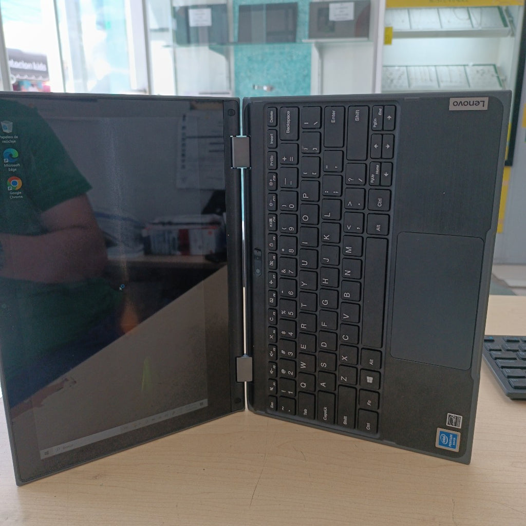 LAPTOP LENOVO 300E 2ND GEN (2023) 128 GB SSD 4 GB RAM (SEMINUEVO)