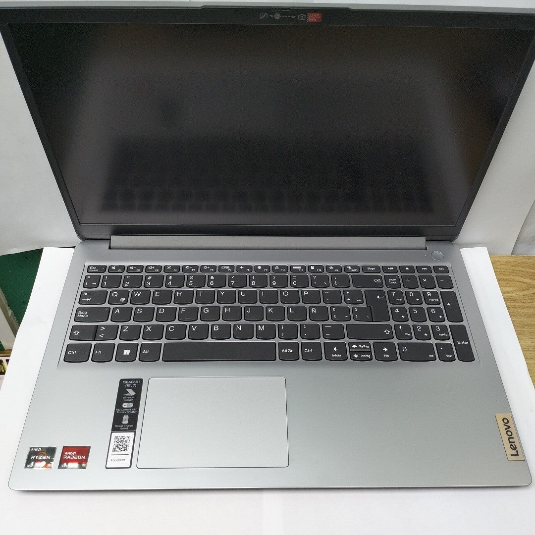 LAPTOP LENOVO IDEAPAD 1 15AMN7 (2023) 256 GB SSD 8 GB RAM (SEMINUEVO)