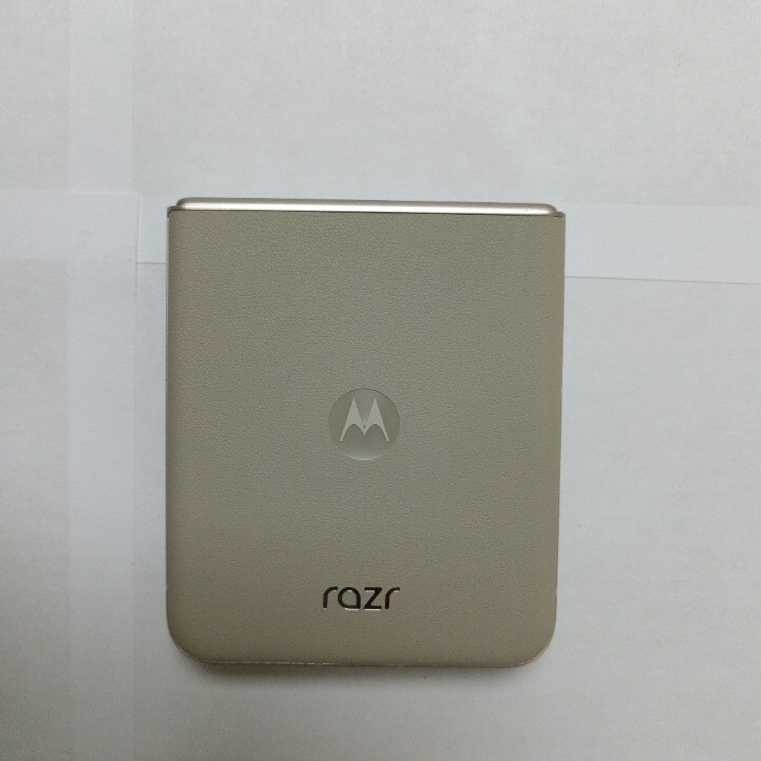 CELULAR MOTOROLA RAZR 50 5G XT2453-1 512 GB 12 GB RAM (SEMINUEVO)