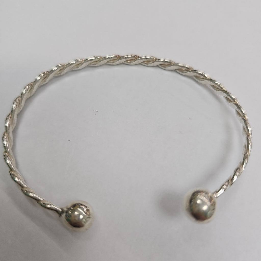 PULSERA RIGIDA PLATA 9,50 GRMS (SEMINUEVO)