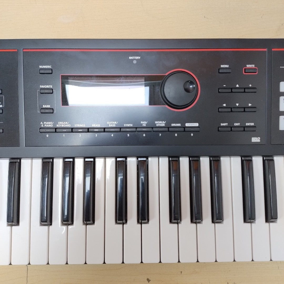 TECLADO ROLAND XPS-30 61 TECLAS PANTALLA LCD (SEMINUEVO)