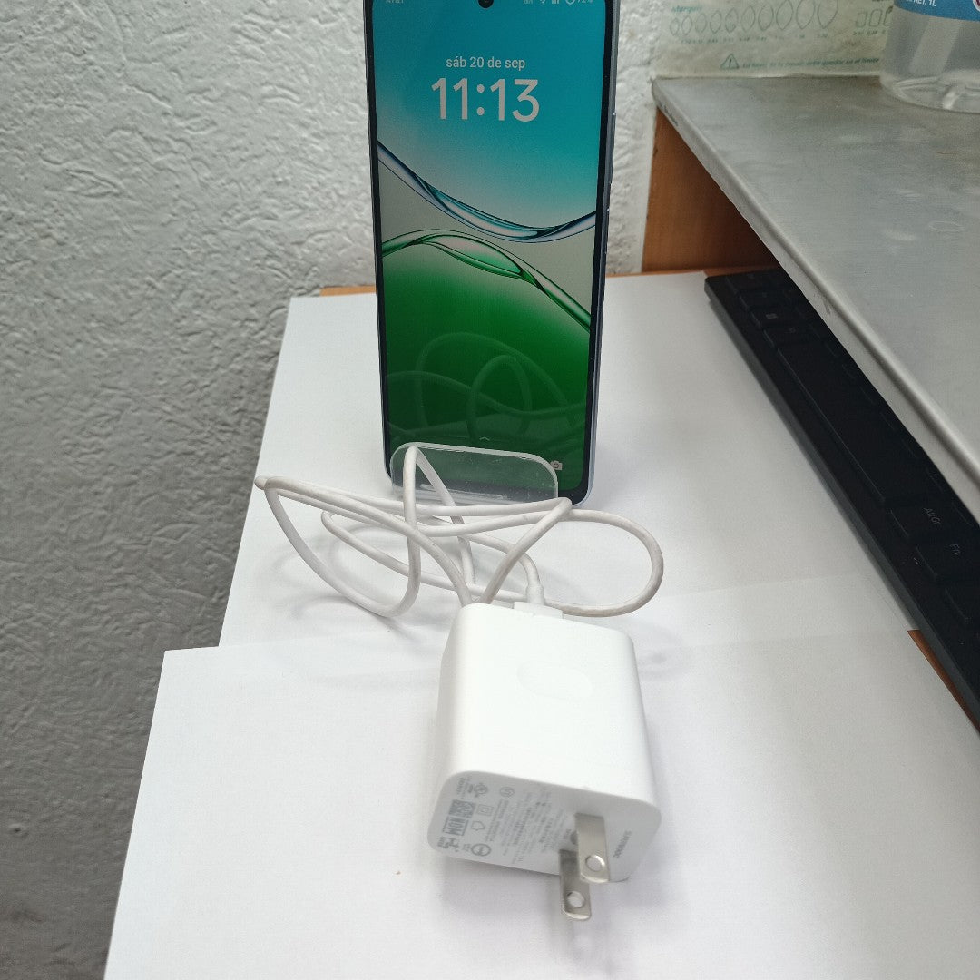 CELULAR OPPO  A5 PRO CPH2711 (2025) 256 GB 8 GB RAM (SEMINUEVO)