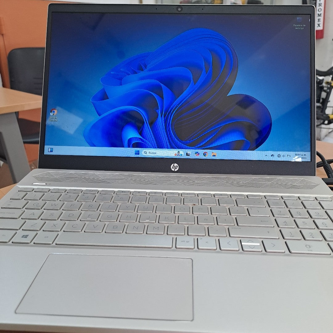LAPTOP HP PAVILION 15-CW1012LA (2023) 1 TB + 128 GB SSD 12 GB RAM (SEMINUEVO)