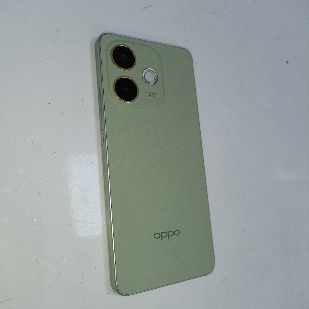 CELULAR OPPO  A5 PRO CPH2711 (2025) 256 GB 8 GB RAM (SEMINUEVO)