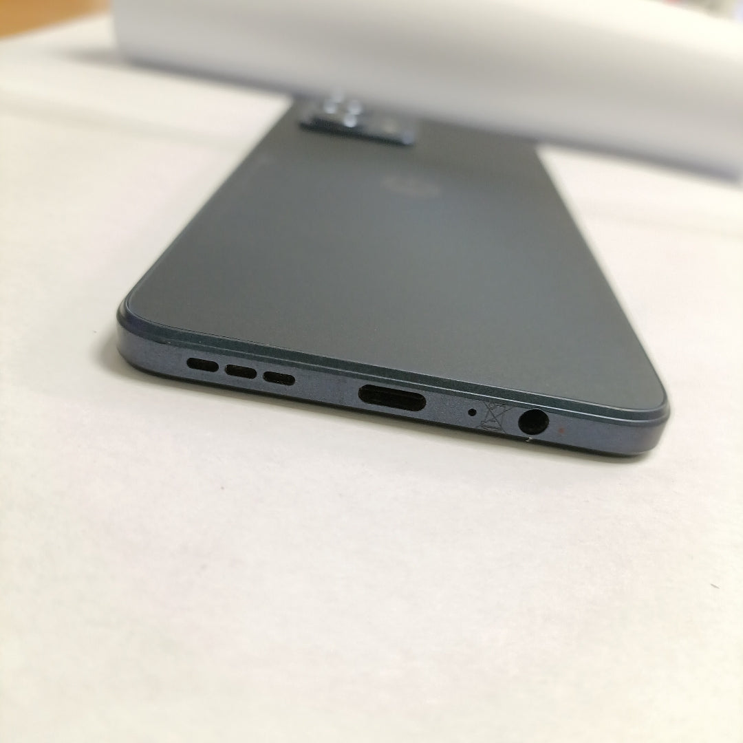 CELULAR MOTOROLA MOTO G84 XT2347-1 (2023) 256 GB 8 GB RAM (SEMINUEVO)