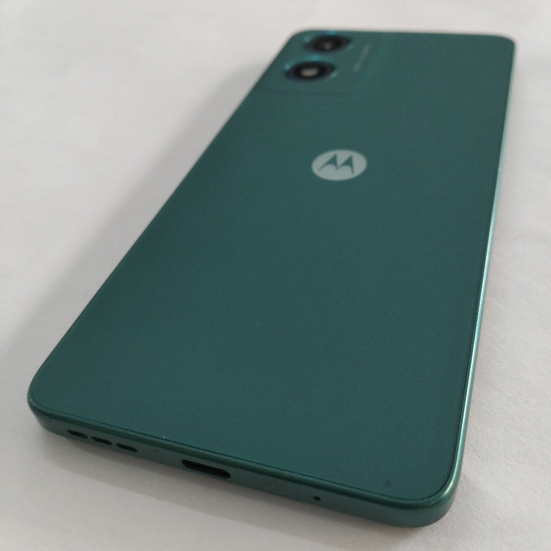 CELULAR MOTOROLA MOTO G04 XT2421-2 (2024) 128 GB 4 GB RAM (SEMINUEVO)