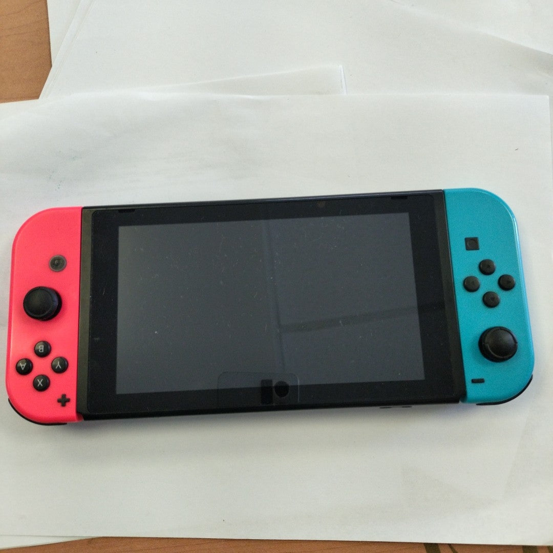 CONSOLA DE VIDEOJUEGO NINTENDO SWITCH 32 GB (SEMINUEVO)