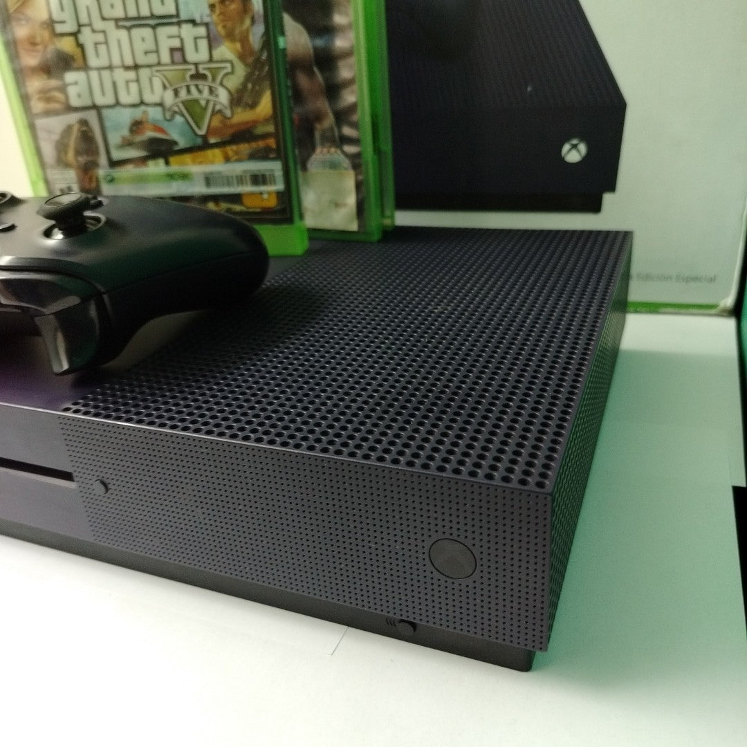 CONSOLA DE VIDEOJUEGO MICROSOFT XBOX ONE S 1 TB (SEMINUEVO)