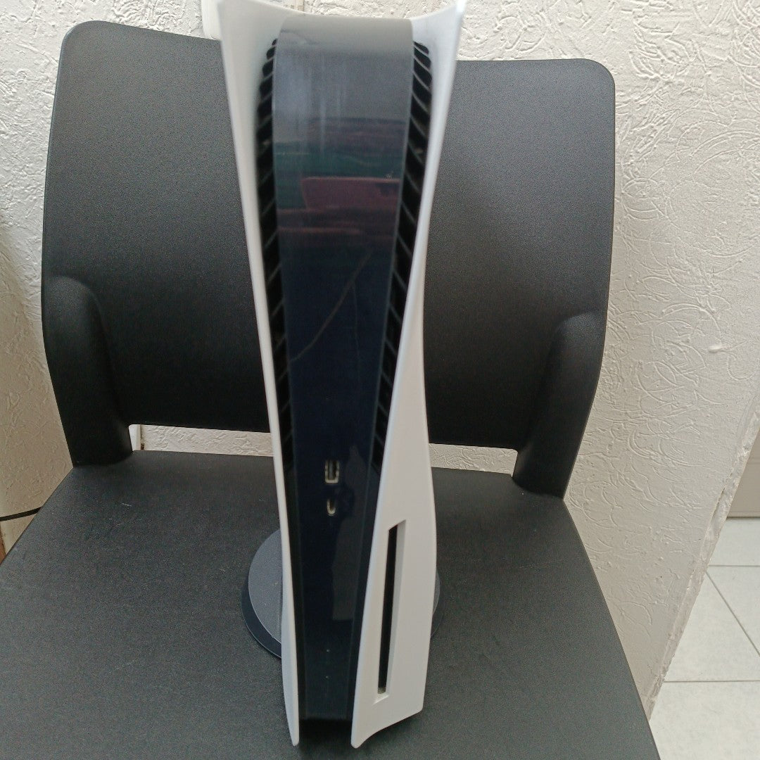 CONSOLA DE VIDEOJUEGO SONY PS5 825 SSD (SEMINUEVO)