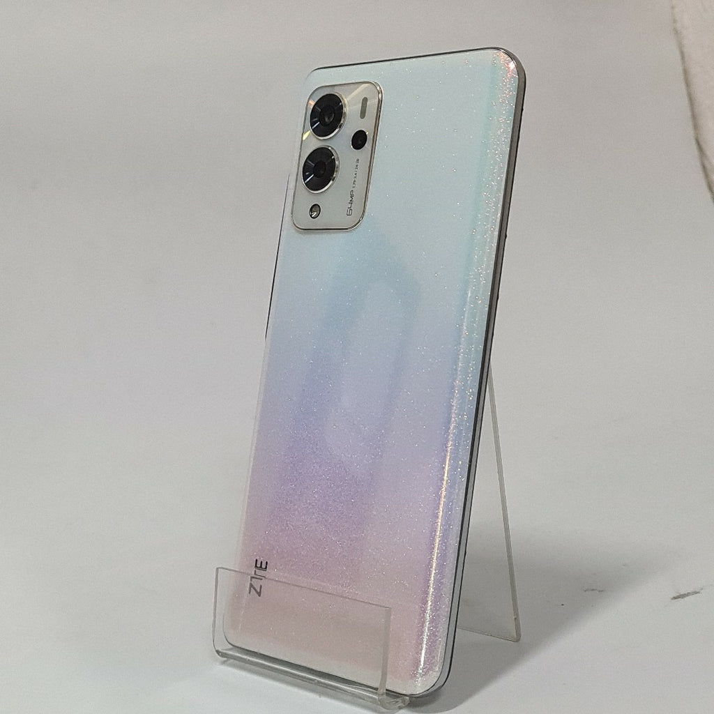 CELULAR ZTE BLADE V40 PRO 9046 128 GB 6 RAM                                                                                                (SEMINUEVO)