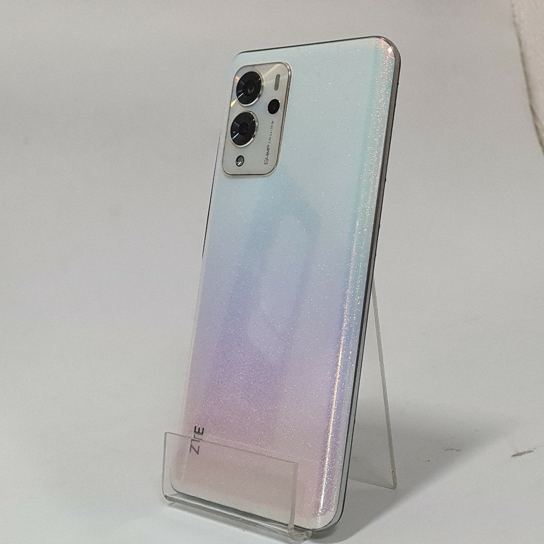 CELULAR ZTE BLADE V40 PRO 9046 128 GB 6 RAM                                                                                                (SEMINUEVO)