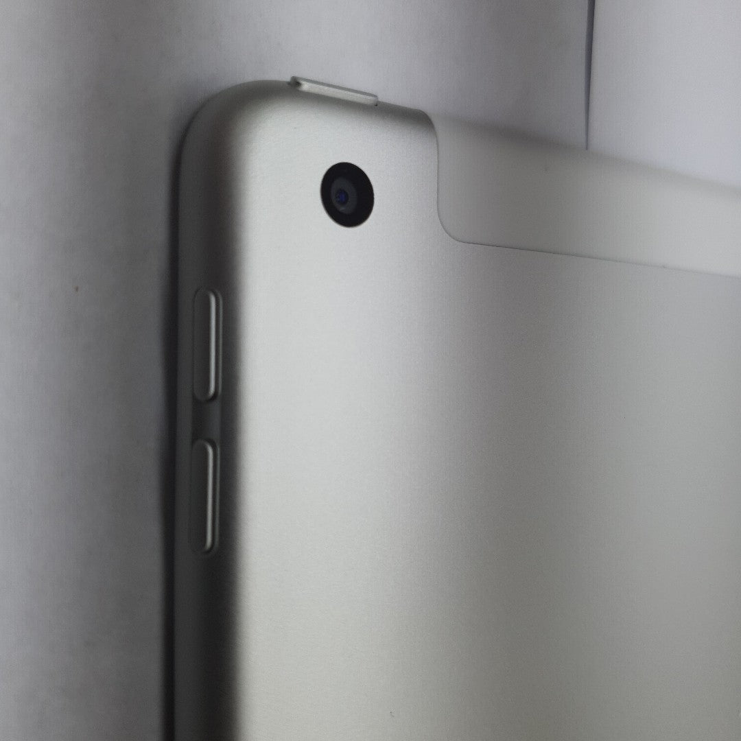 TABLETA APPLE IPAD 9 A2604 256 GB 3 GB RAM (SEMINUEVO)