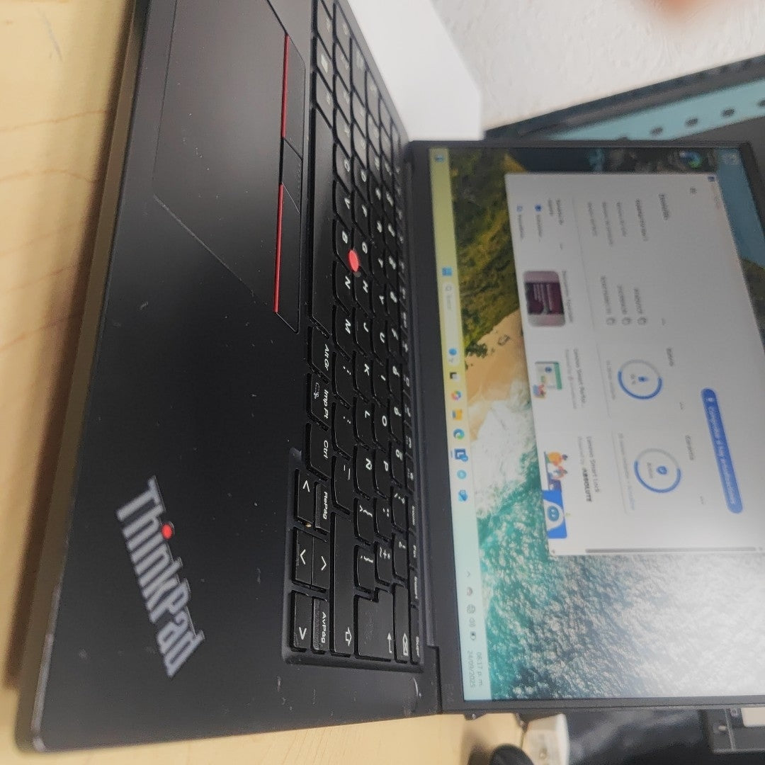 LAPTOP LENOVO THINKPAD E14 GEN 5 (2024) 512 GB SSD 16 GB RAM (SEMINUEVO)