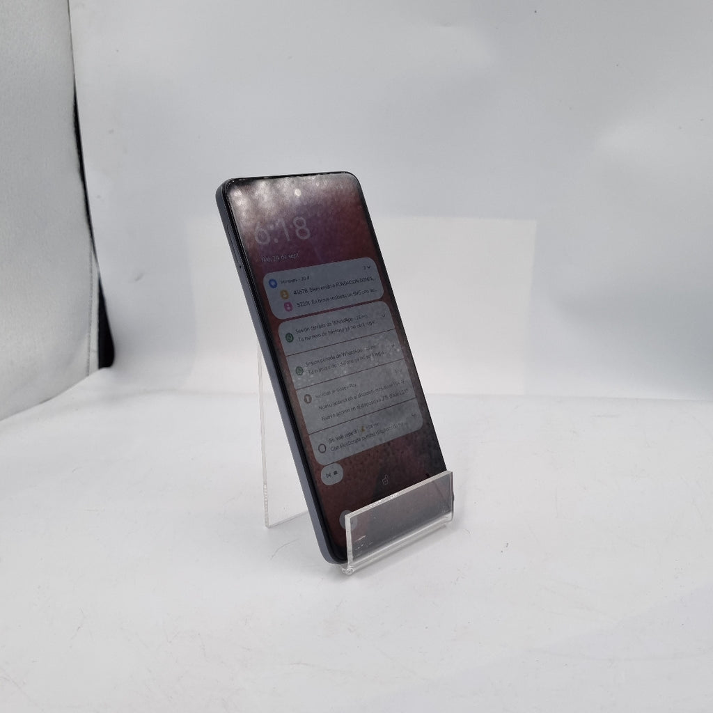 CELULAR MOTOROLA MOTO G24 XT2423-1 (2024) 128 GB 4 GB RAM (SEMINUEVO)