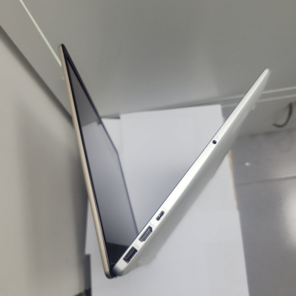 LAPTOP HP 15-FC0001LA (2023) 512 GB SSD 8 GB RAM (SEMINUEVO)