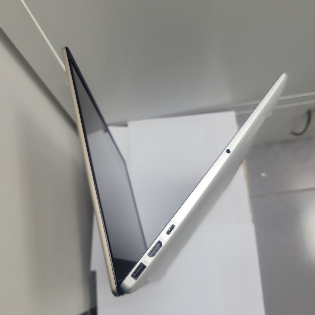 LAPTOP HP 15-FC0001LA (2023) 512 GB SSD 8 GB RAM (SEMINUEVO)
