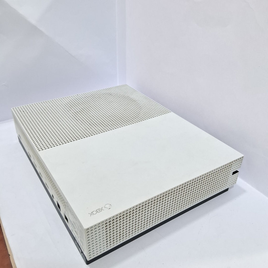 CONSOLA DE VIDEOJUEGO MICROSOFT XBOX ONE S 1 TB (SEMINUEVO)