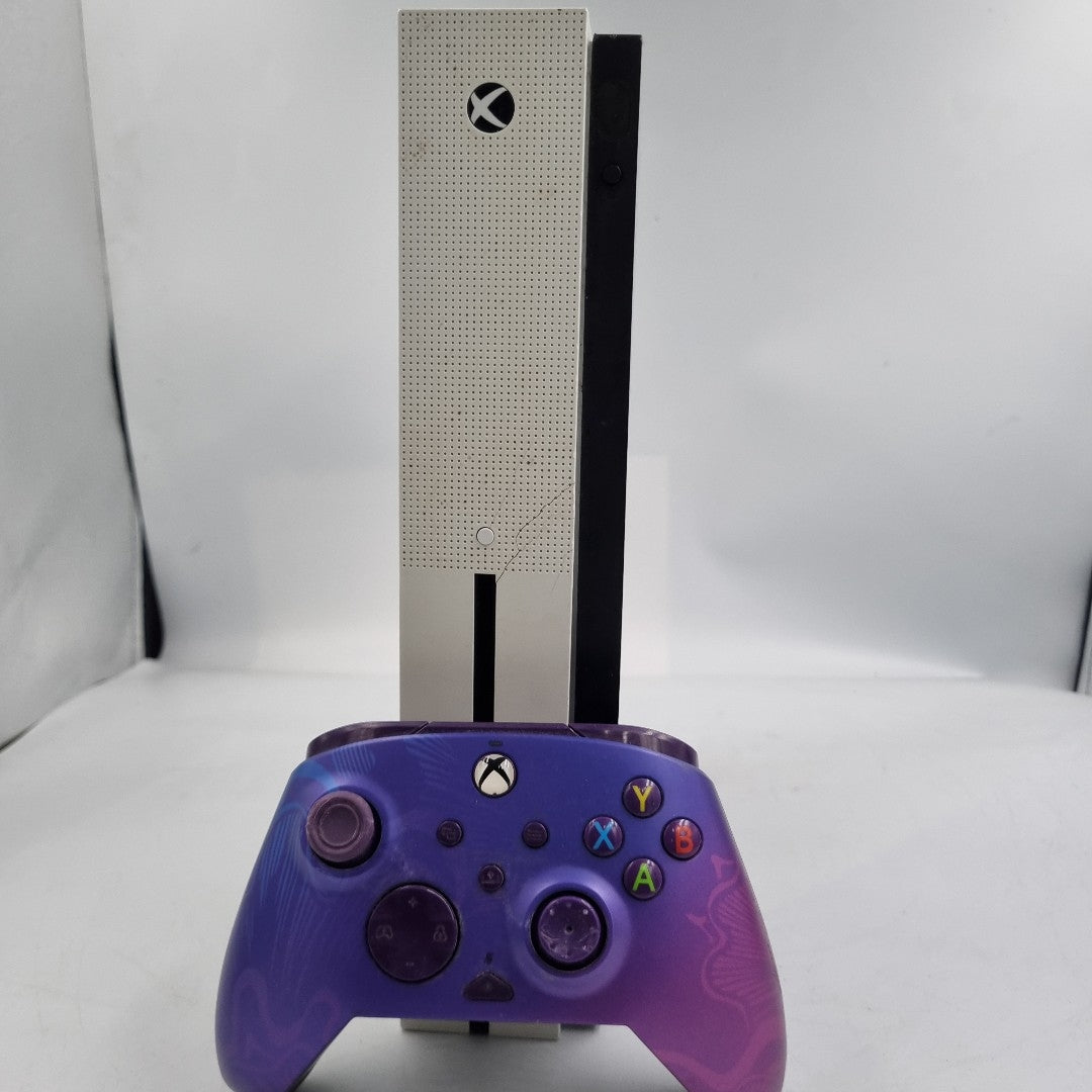 CONSOLA DE VIDEOJUEGO MICROSOFT XBOX ONE S 1 TB (SEMINUEVO)
