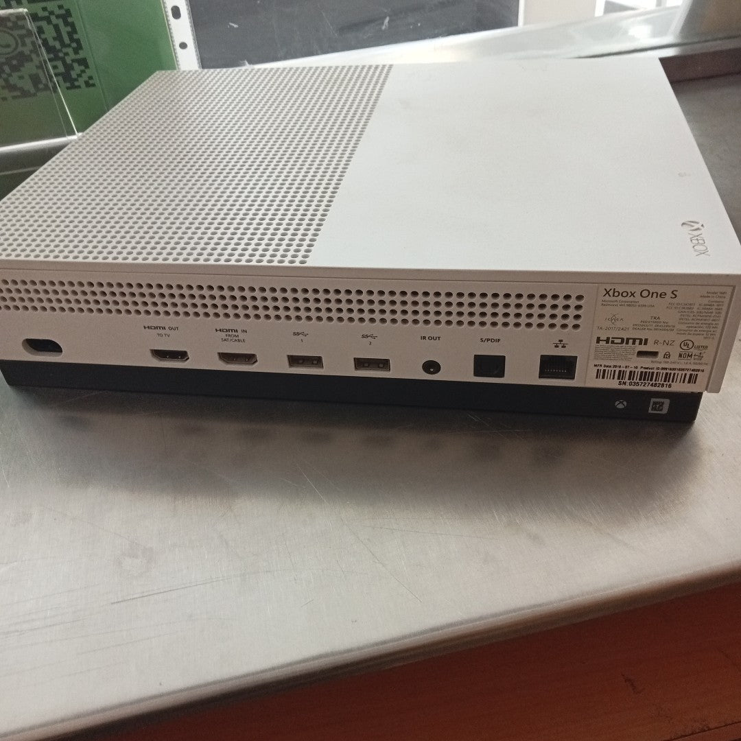 CONSOLA DE VIDEOJUEGO MICROSOFT XBOX ONE S 1 TB (SEMINUEVO)