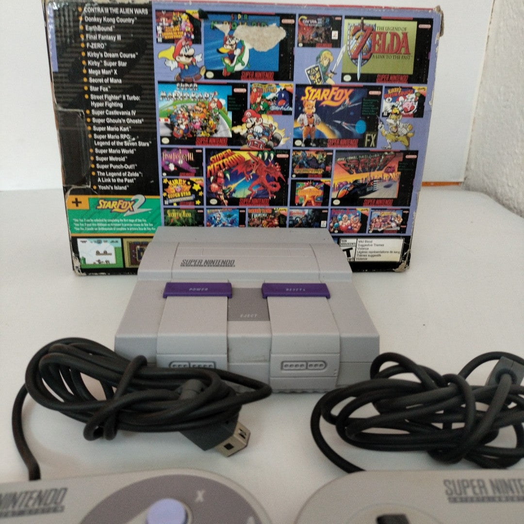 CONSOLA DE VIDEOJUEGO NINTENDO SUPER NES CLASSIC EDITION 21 JUEGOS PRECARGADOS (SEMINUEVO)
