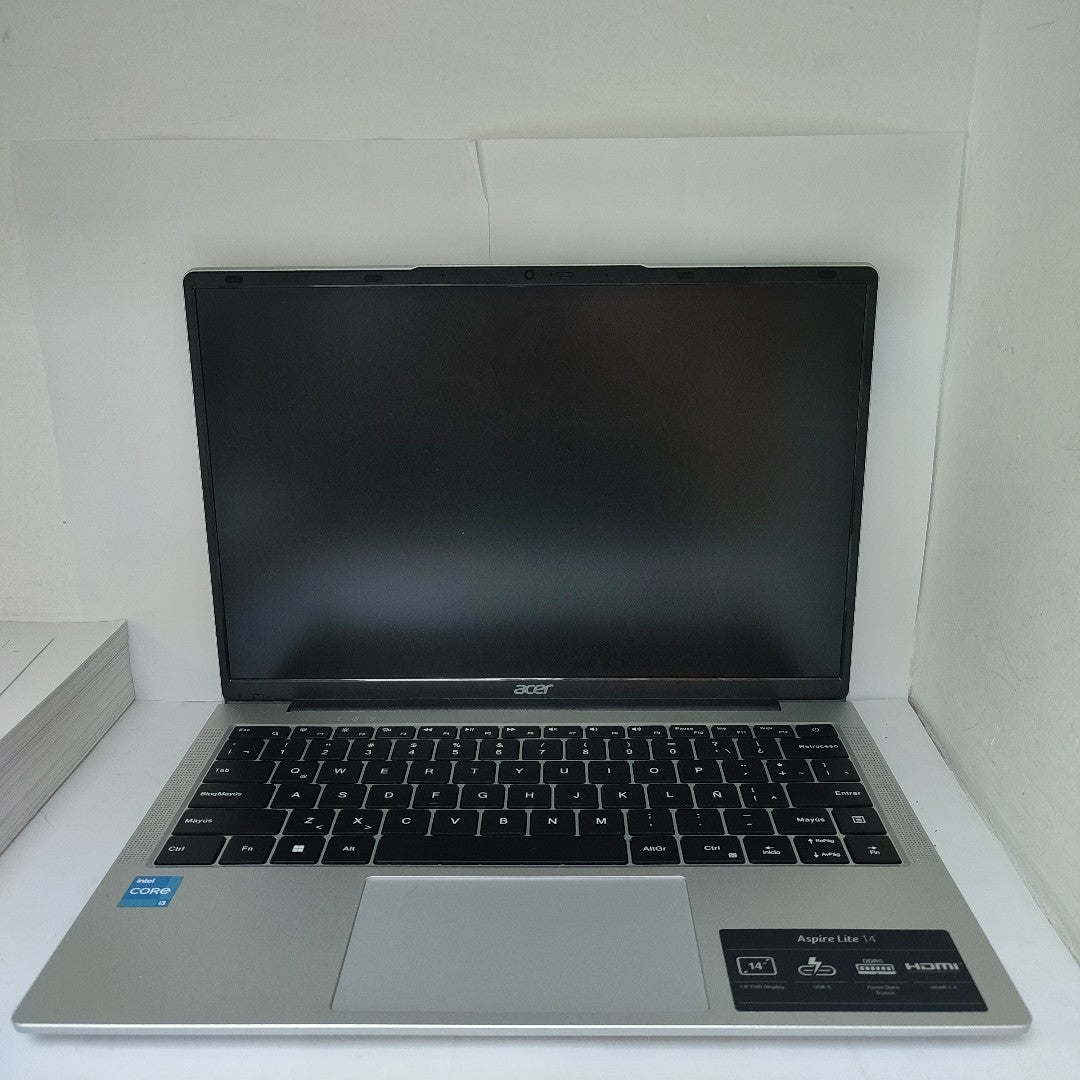 LAPTOP ACER ASPIRE LITE 14 AL14-31P-353Y (2024) 512 GB SSD 8 GB RAM (SEMINUEVO)