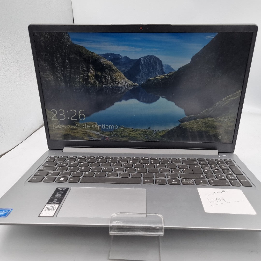 LAPTOP LENOVO IDEAPAD 1 15IGL7 (2024) 256 GB SSD 8 GB RAM (SEMINUEVO)