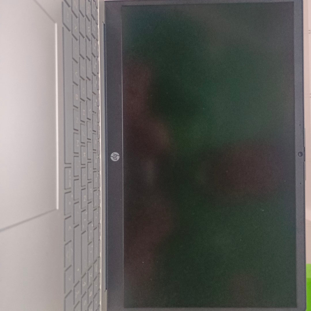 LAPTOP HP 15-FD0026LA (2024) 512 GB SSD 8 GB RAM (SEMINUEVO)