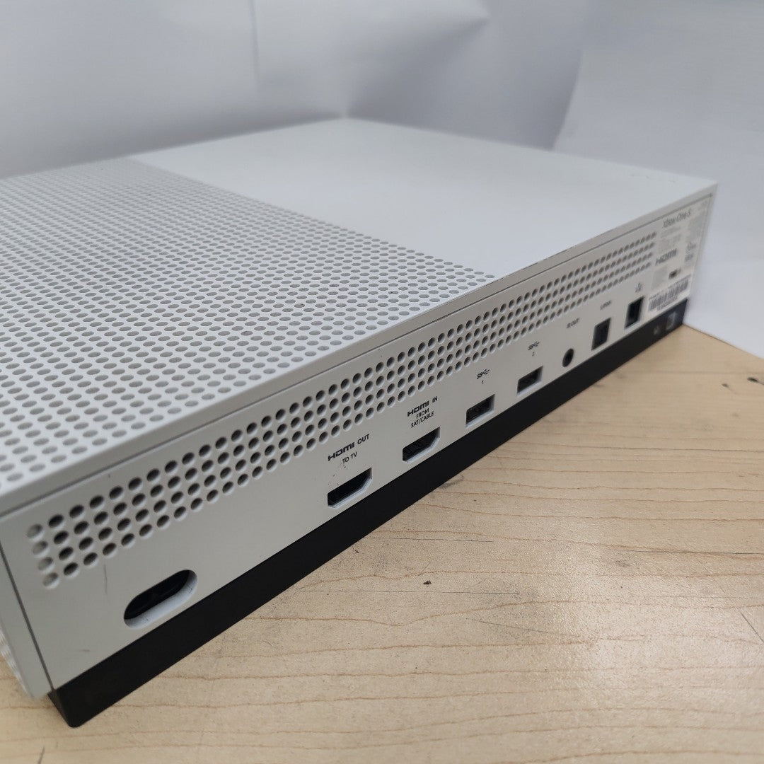 CONSOLA DE VIDEOJUEGO MICROSOFT XBOX ONE S 500 GB  (SEMINUEVO)
