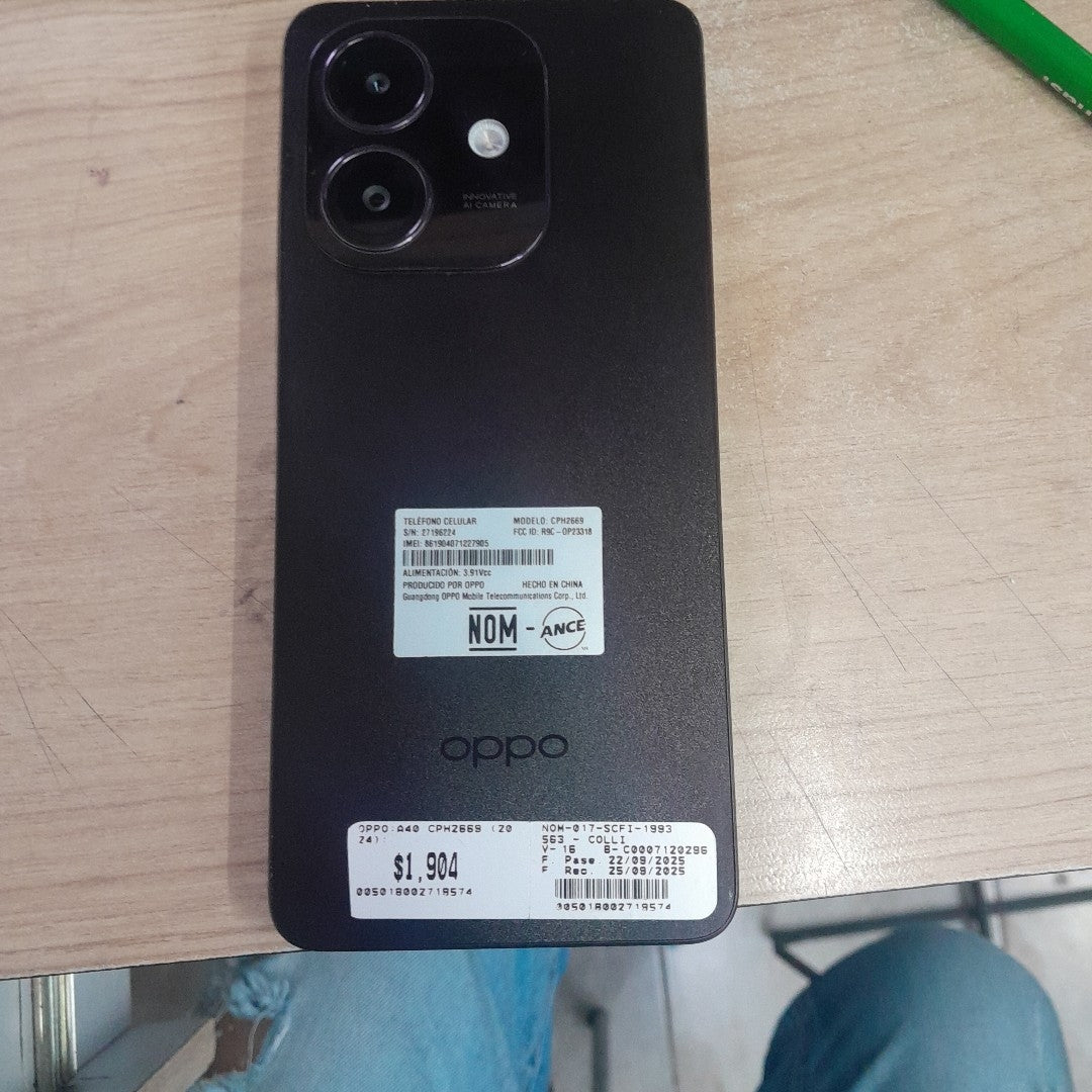 CELULAR OPPO  A40 CPH2669 (2024) 256 GB 4 GB RAM (SEMINUEVO)