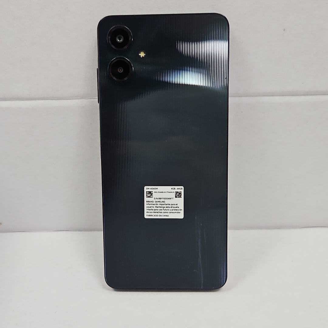 CELULAR SAMSUNG GALAXY A06 SM-A065M (2024) 64 GB 4 GB RAM (SEMINUEVO)