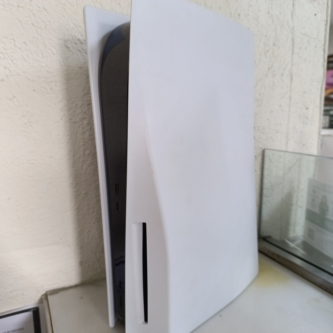 CONSOLA DE VIDEOJUEGO SONY PS5 825 SSD (SEMINUEVO)