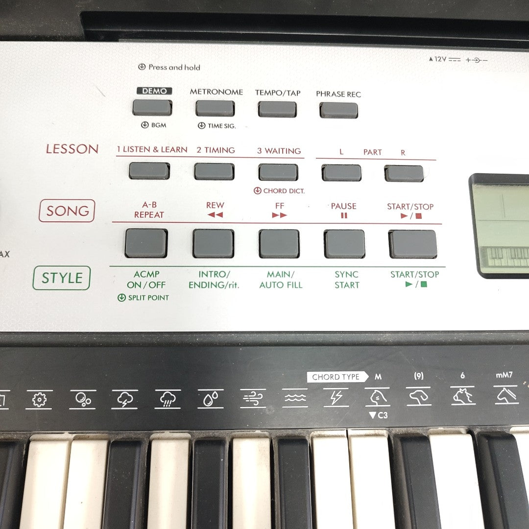 TECLADO YAMAHA YPT-270 61 TECLAS PANTALLA LCD (SEMINUEVO)
