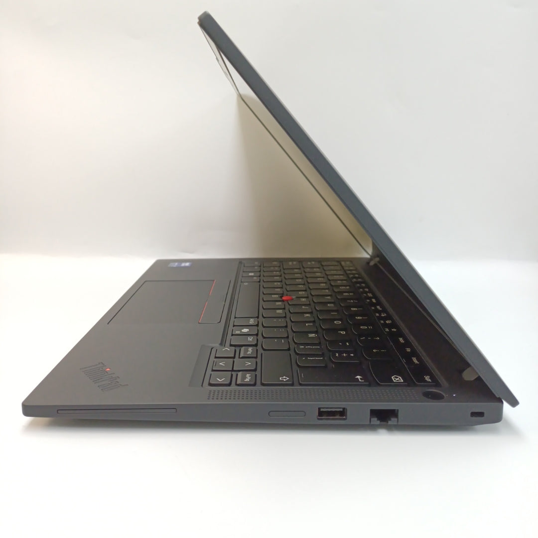 LAPTOP LENOVO THINKPAD T14 GEN 6 (2025) 512 GB SSD 24 GB RAM (SEMINUEVO)