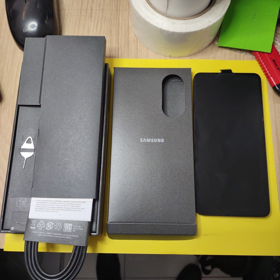 CELULAR SAMSUNG GALAXY S25 EDGE SM-S937B (2025) 256 GB 12 GB RAM (SEMINUEVO)