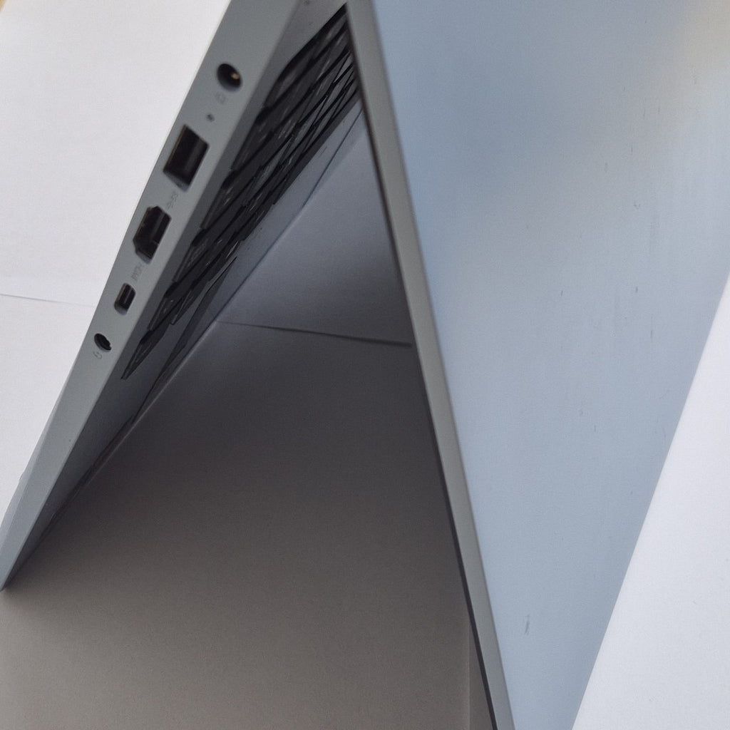 LAPTOP LENOVO IDEAPAD SLIM 3 15AMN8 (2023) 512 GB SSD 8 GB RAM (SEMINUEVO)