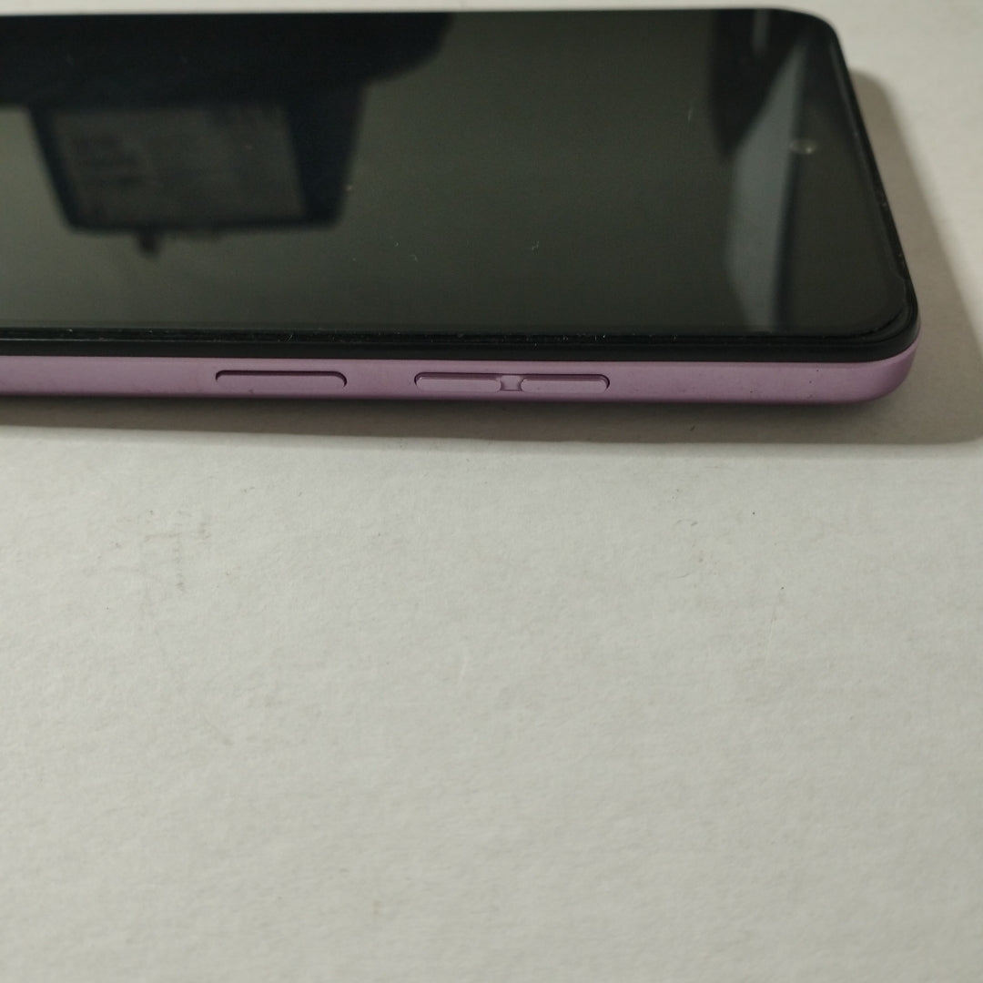 CELULAR MOTOROLA MOTO G24 XT2423-1 (2024) 256 GB 4 GB RAM (SEMINUEVO)