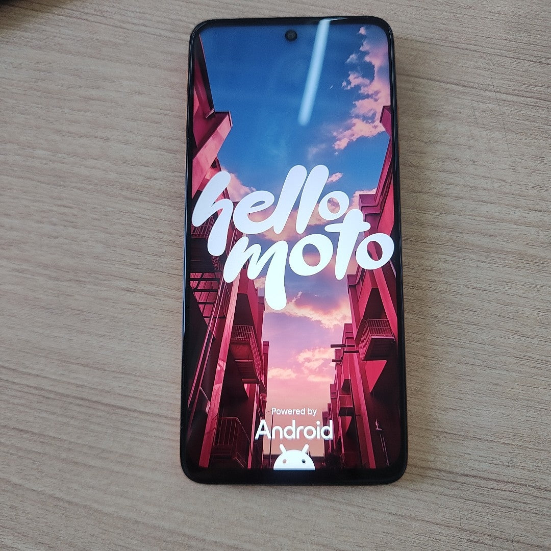 CELULAR MOTOROLA MOTO G15 XT2521-2 (2025) 128 GB 4 GB RAM (SEMINUEVO)