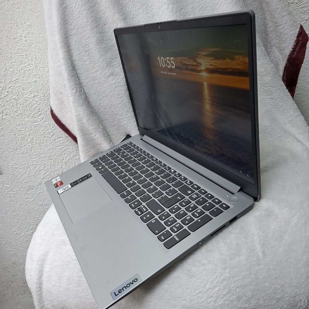 LAPTOP LENOVO IDEAPAD 1 15AMN7 (2023) 256 GB SSD 8 GB RAM (SEMINUEVO)