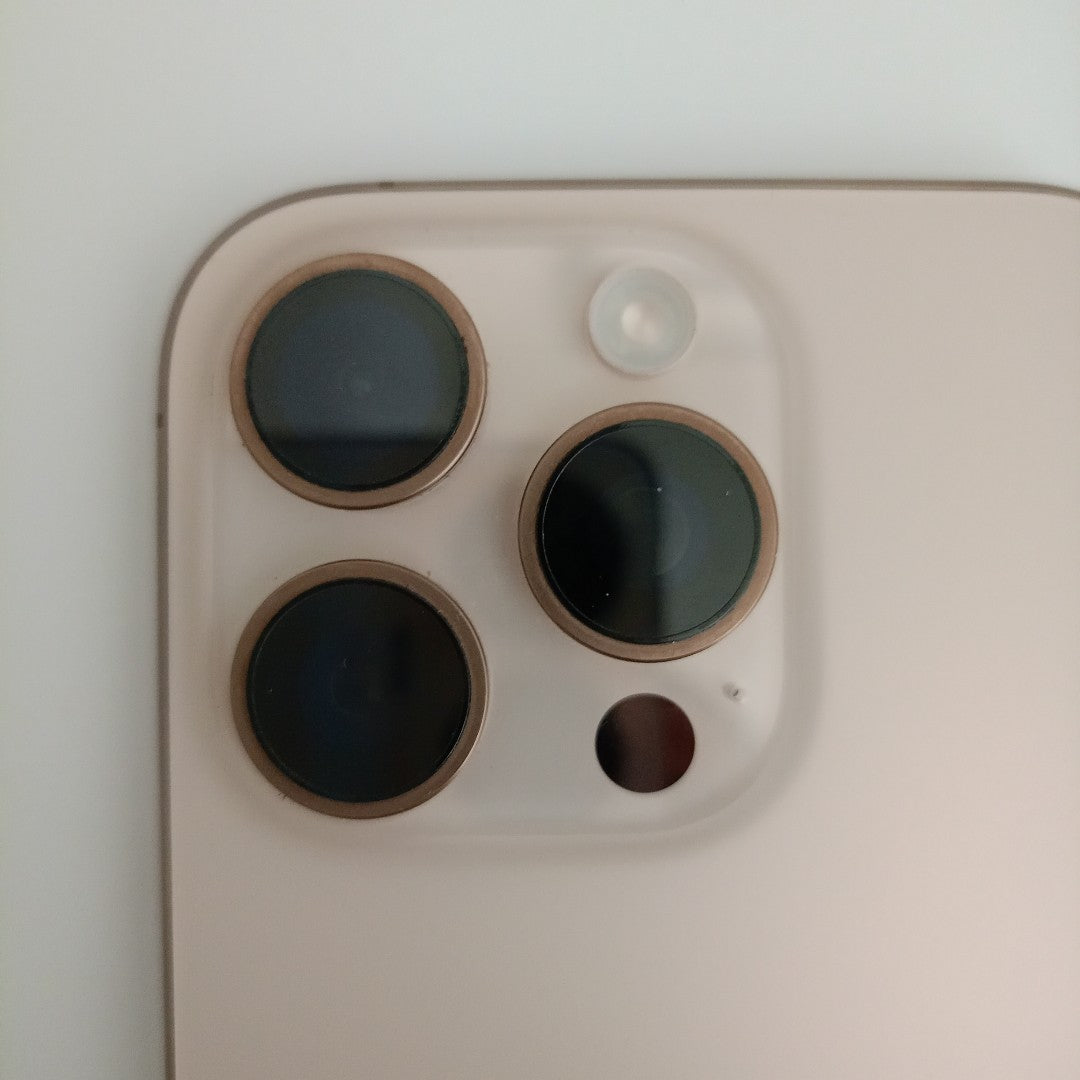 CELULAR APPLE IPHONE 16 PRO A3292 (2024) 256 GB 8 GB RAM (SEMINUEVO)