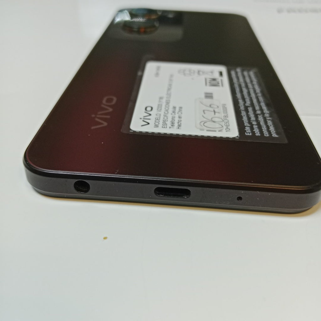 CELULAR VIVO Y18 V2333 128 GB 6 GB (SEMINUEVO)
