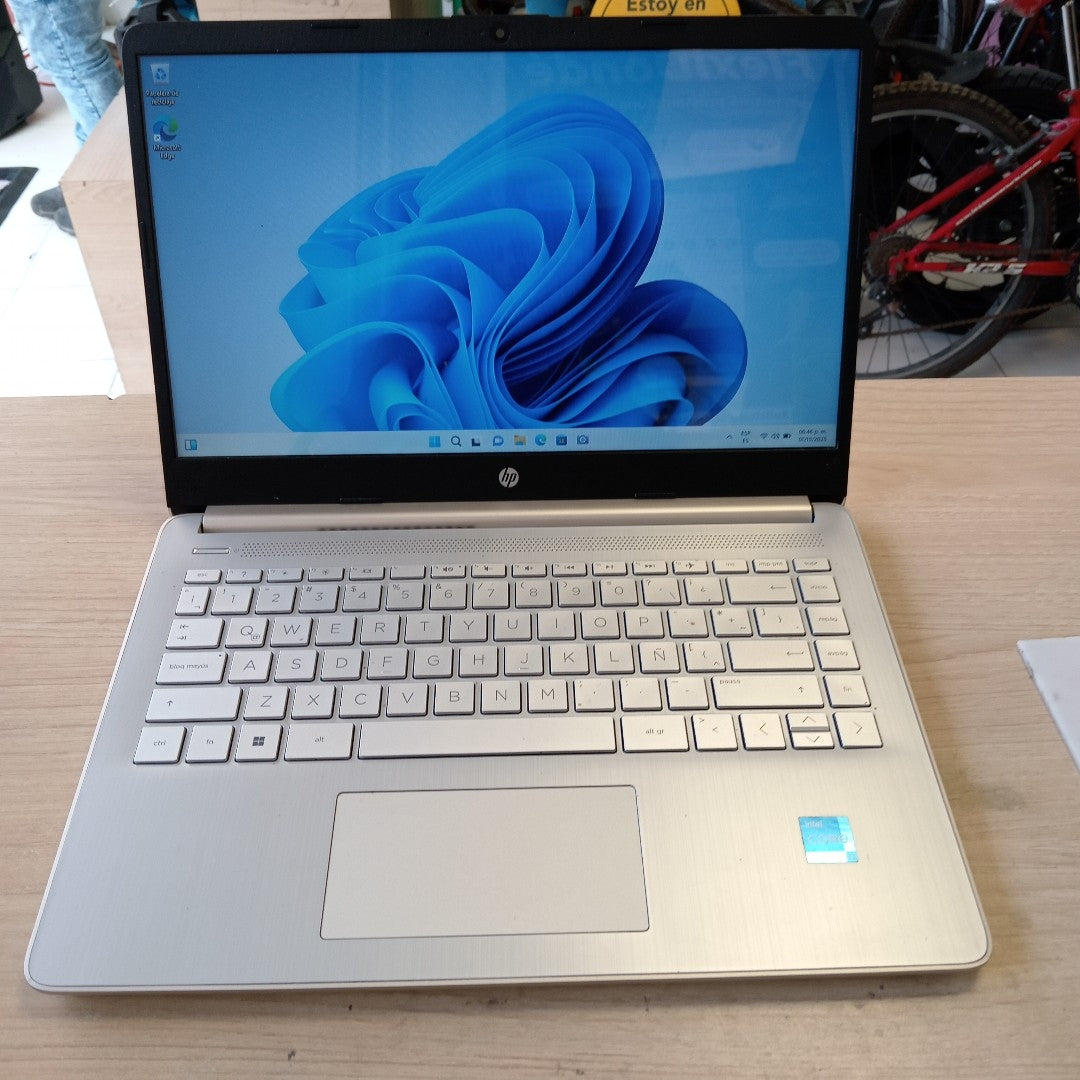 LAPTOP HP 14-DQ2502LA (2022) 256 GB SSD 8 GB RAM (SEMINUEVO)