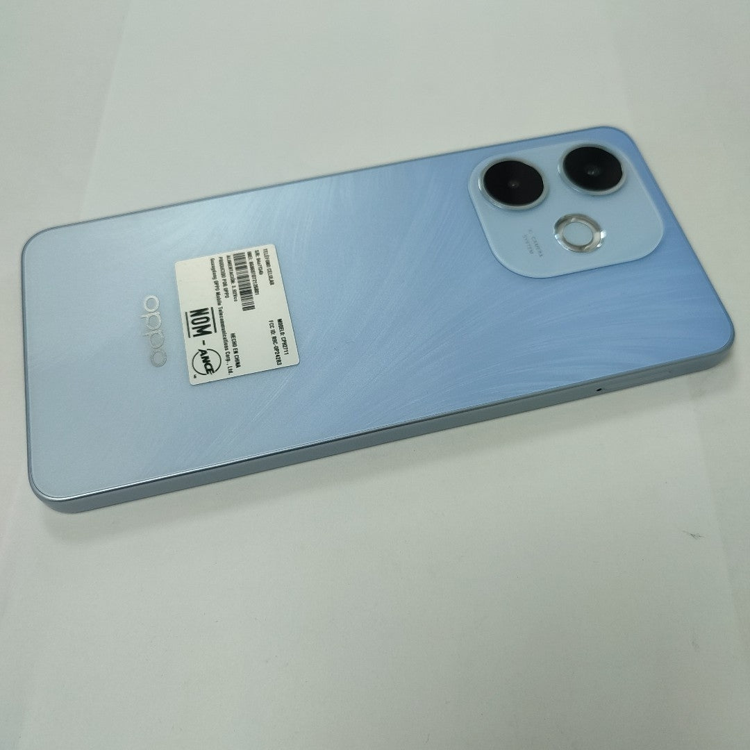 CELULAR OPPO  A5 PRO CPH2711 (2025) 256 GB 8 GB RAM (SEMINUEVO)