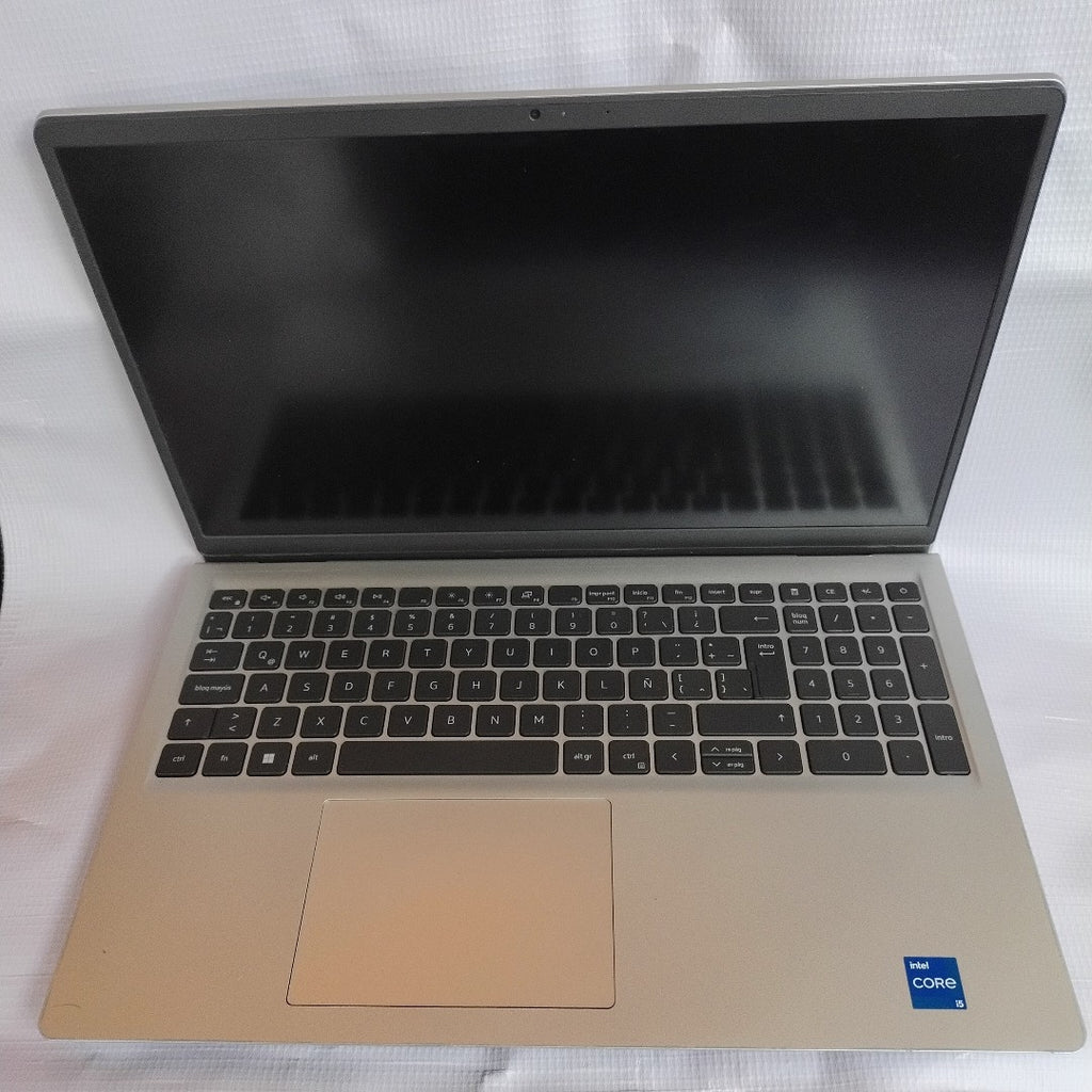 LAPTOP DELL INSPIRON 15 3520 (2024) 1 TB SSD 16 GB RAM (SEMINUEVO)