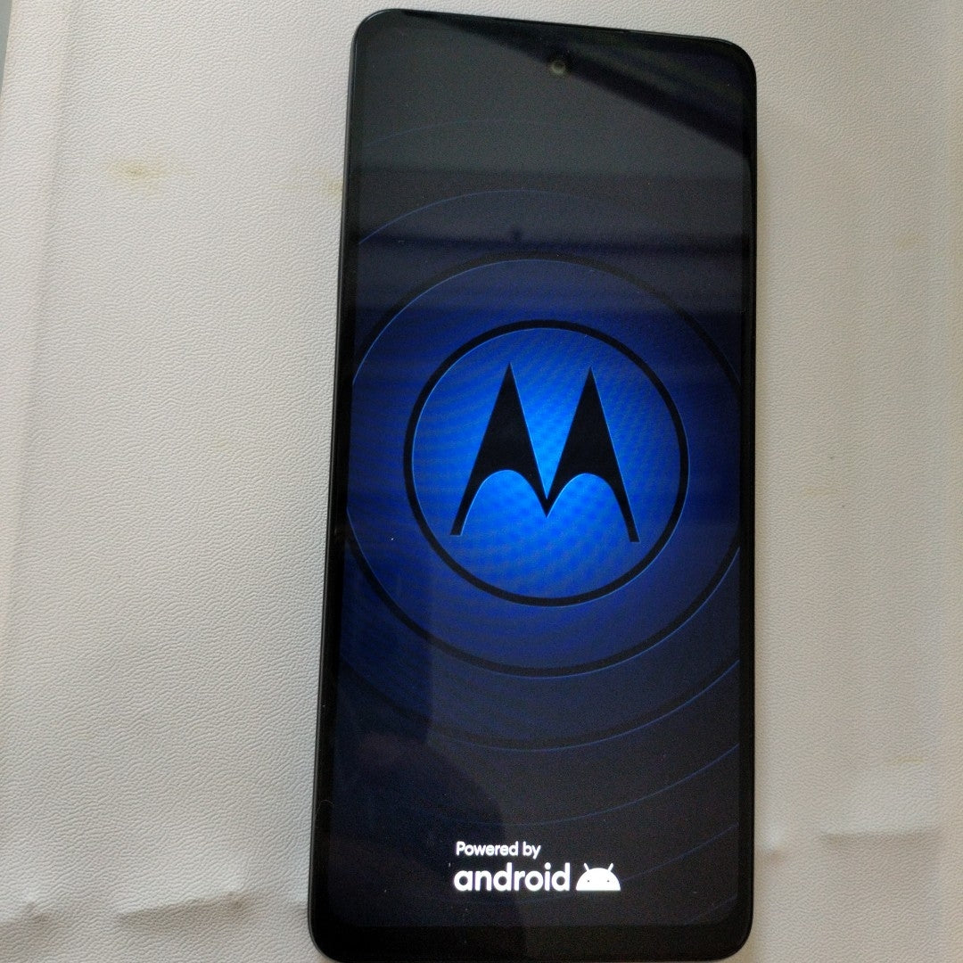 CELULAR MOTOROLA MOTO G24 XT2423-1 (2024) 256 GB 4 GB RAM (SEMINUEVO)