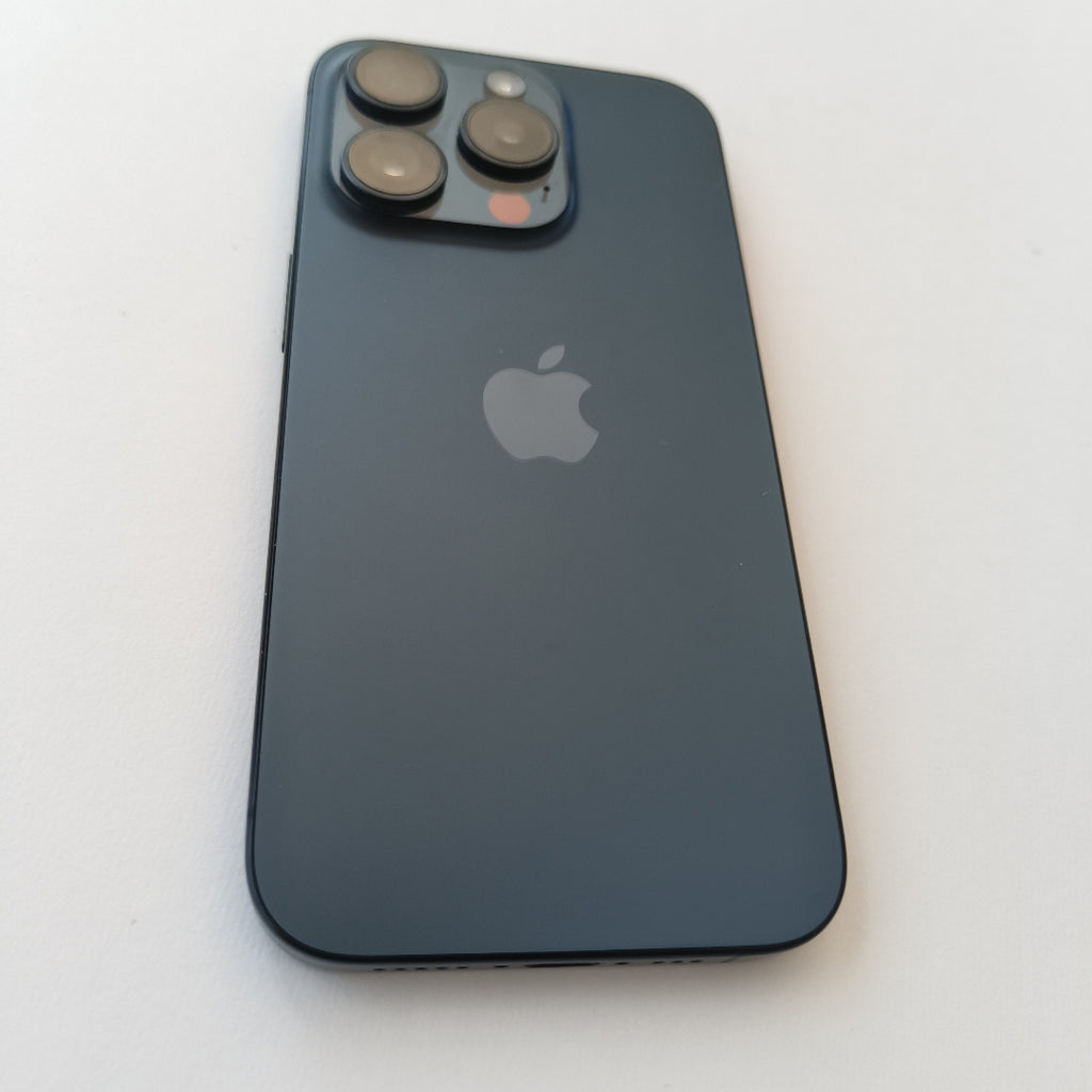 CELULAR APPLE IPHONE 15 PRO A3104 128 GB 8 GB RAM (SEMINUEVO)