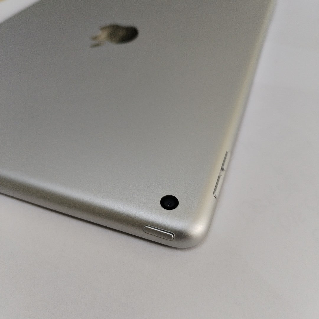 TABLETA APPLE IPAD 9 A2602 64 GB 3 GB RAM (SEMINUEVO)